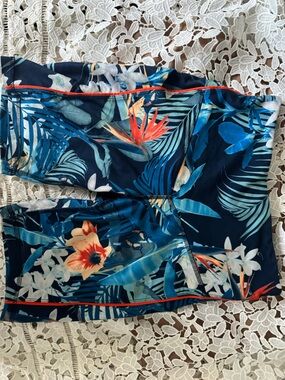 Xersion Navy Floral Performance Leggings with Teal & Coral Accents
